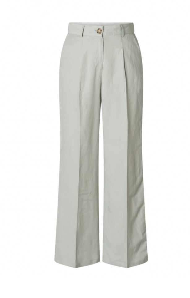 Broek, YESTA